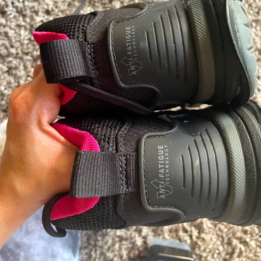 Steel Toe- Womens’ Timbs. So comfy and protective for your ankles NEW IN BOX - Picture 2 of 3